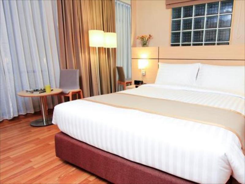 Petals Inn Бангкок Экстерьер фото