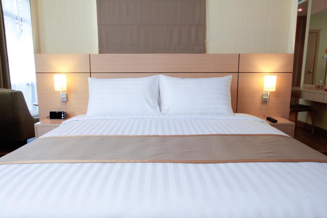 Petals Inn Бангкок Экстерьер фото