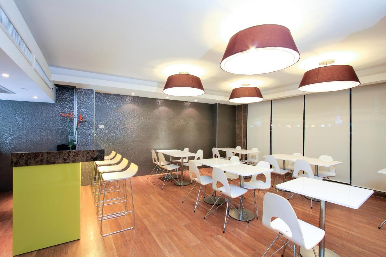 Petals Inn Бангкок Экстерьер фото